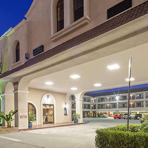 Best Western Pasadena Royale Inn & Suites